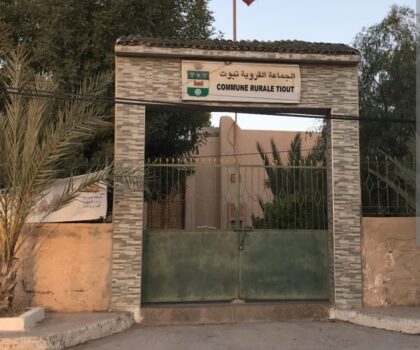 خطير…عصابة الباركينات تبتز زوار واحة تيوت بتارودانت و الجماعة في قفص الاتهام