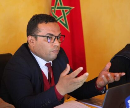 السياسية بين الوجه المهرج وشخصية بروتس