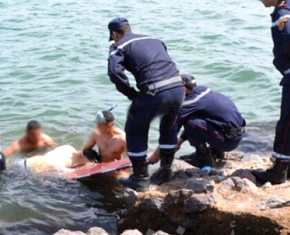 حادث مؤلم في شاطئ السعيدية يؤدي إلى وفاة شخص وإصابة آخر على يد حرس الحدود الجزائري