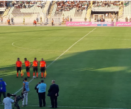 “انتصار قوي للرجاء الرياضي في افتتاحية الدوري الاحترافي: تفوق 3-1 على يوسفية برشيد وتحديات الوصول للملعب”