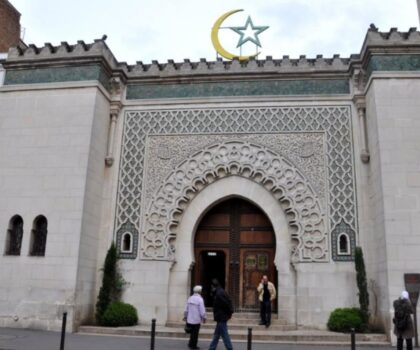 معادلة اليمين المتطرف: التغير المظاهري والأساس الفكري