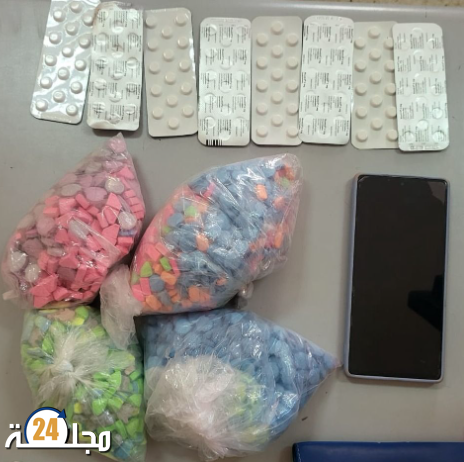 مراكش …… إيقاف شخصين بحوزتهم كمية كبيرة من الأقراص و مواد أخرى خطيرة