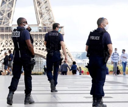 كوفيد-19.. رصد أول حالة من متحور ”بيرولا” في فرنسا