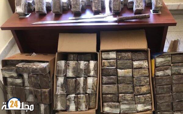 باب سبتة .. حجز 40 كلغ من مخدر الشيرا وإحباط تهريب مبالغ مالية مهمة