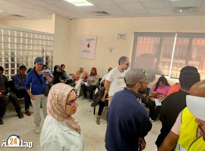 زلزال الحوز.. إقبال كبير للمغاربة والأجانب للتبرع بالدم