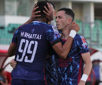 الحمامة البيضاء تنتزع فوز ثمين من غزالة سوس بهدفين دون رد.