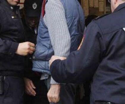 العرائش… القبض على ستيني غرر بثلاثة قاصرين وحاول اغتصابهم