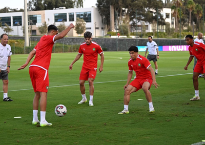 الأسود يخوضون ثاني حصة تدريبية بغياب واحد