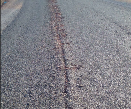 جرارات محاريث السكك الحديدية تخرب الطريق الإقليمية رقم p6322 بالحوازة ضواحي سطات