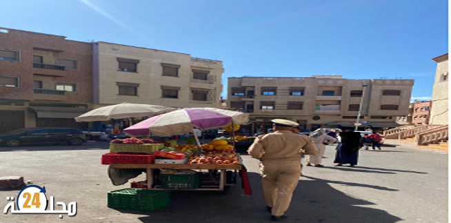 الجديدة…السلطات المحلية تستجيب لمطالب الساكنة و تحرر محيط مسجد حي النجد من الباعة الجائلين