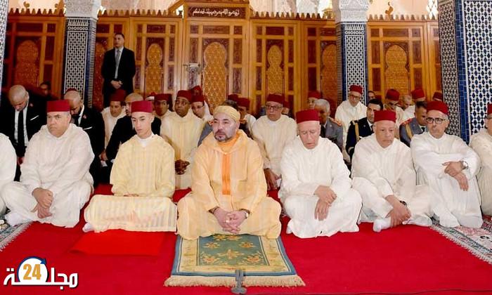 أمير المؤمنين يؤدي صلاة الجمعة بمسجد حسان بالرباط