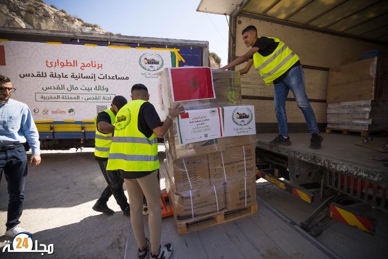 في اطار التعليمات الملكية السامية.. توزيع كميات مهمة من المساعدات الإنسانية بالقدس الشريف