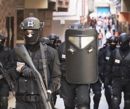 إيقاف أربعة أشخاص على خلفية تورطهم في التحضير لتنفيذ مشاريع إرهابية تستهدف زعزعة أمن البلد