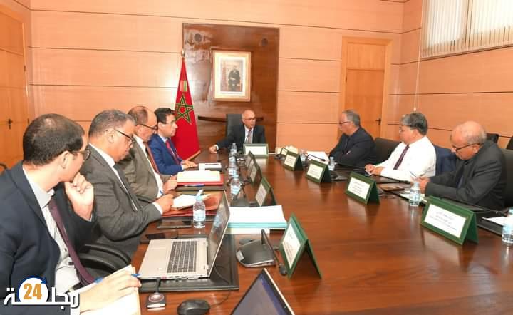 شكيب بنموسى يلتقي بالهيئات الممثلة لجمعيات أباء و أمهات وأولياء التلاميذ
