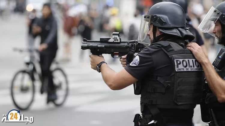 فرنسا.. الشرطة تطلق النار على امرأة هددت “بتفجير نفسها”