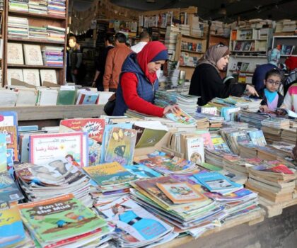 الكتاب المدرسي.. مطالب بتوحيد المقررات على الصعيد الوطني