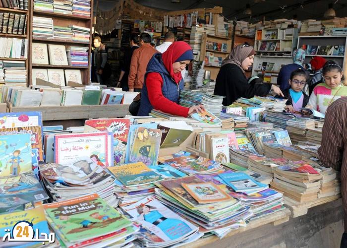 الكتاب المدرسي.. مطالب بتوحيد المقررات على الصعيد الوطني