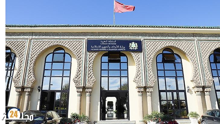 وزارة الأوقاف والشؤون الإسلامية تنفي صحة وثيقة مزورة تم تداولها حول منع ذكر فلسطين في المساجد”