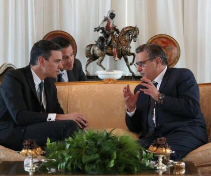 همت تعزيز العلاقات بين البلدين..أخنوش يجري مباحثات مع رئيس الحكومة الإسبانية