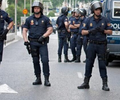 الشرطة الإسبانية تكتشف كمية مهمة من الكوكايين داخل أسطوانات معدنية