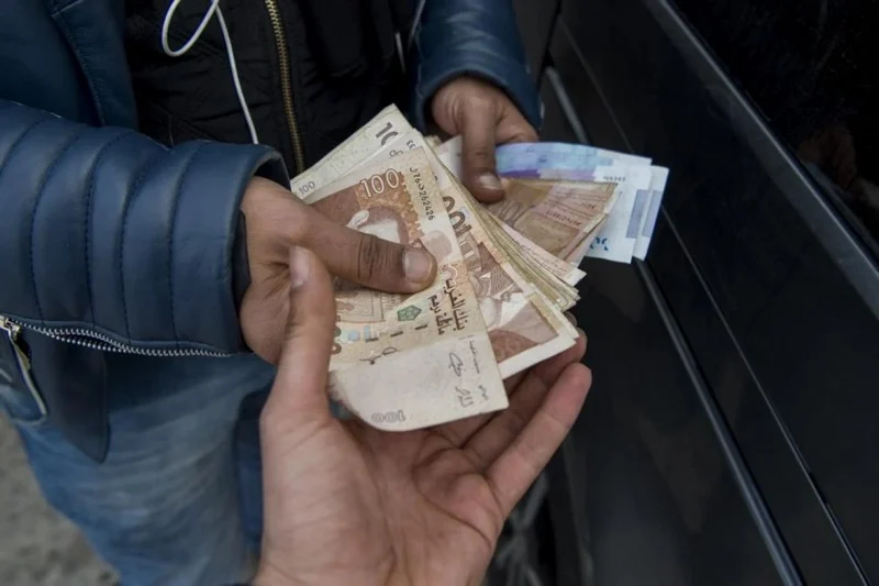 توقيف طبيبا معتمدا لدى المحاكم بسبب الرشوة