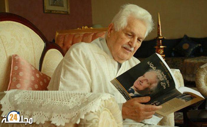 وفاة محمد بنددوش قيدوم الإذاعيّين المغاربة الذي عايش ثلاثة ملوك