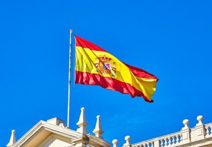 اسبانيا تطرد اثنين من موظفي السفارة الأميركية اخترقا جهاز المخابرات في مدريد