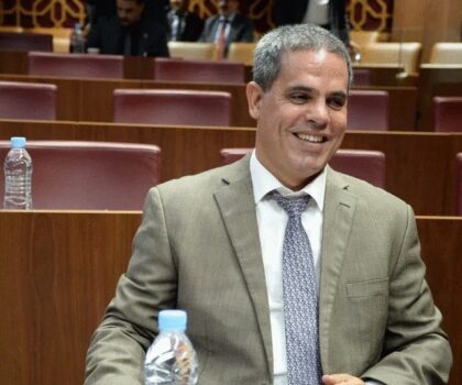 المحكمة الدستورية تجرد نائبا برلمانيا من عضويته