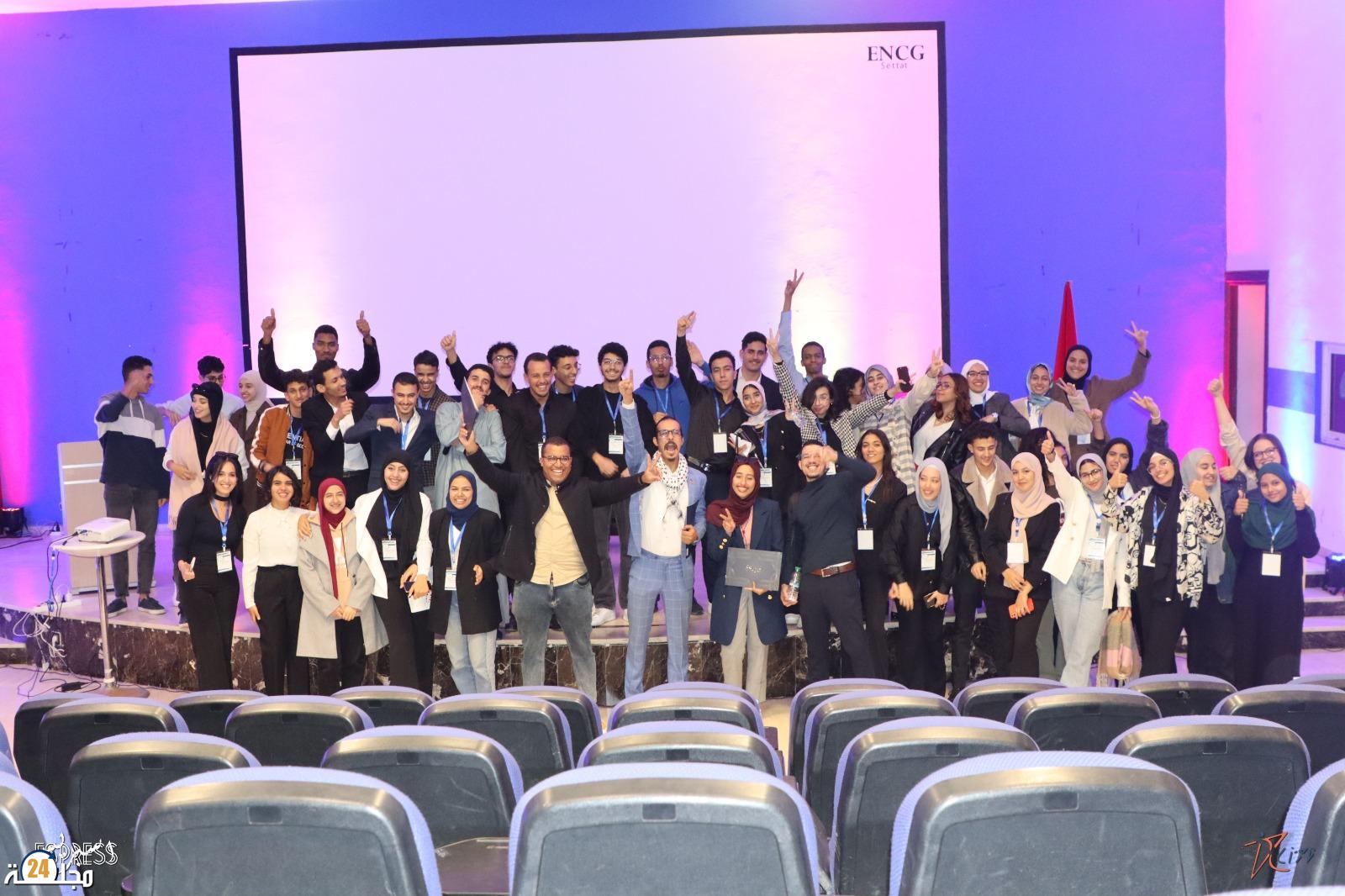 النادي الرقمي التابع للمدرسة الوطنية للتجارة والتسيير بسطاتCIAD ينظم جولات لصالح المدارس