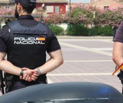 الأمن الإسباني يعتقل عنصرين خطيرين بالجزيرة الخضراء ينحذران من سبتة المحتلة
