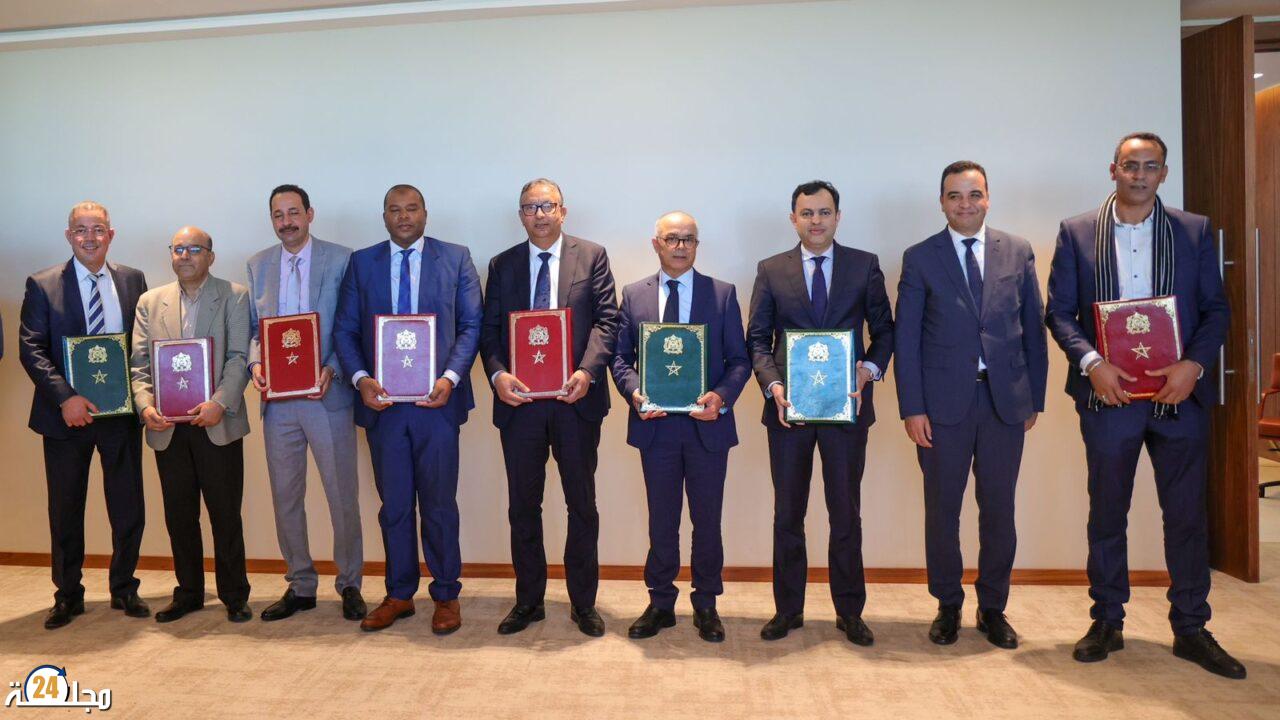 الحكومة توقع مع النقابات على محضر اتفاق حول النظام الأساسي الخاص بموظفي قطاع التربية الوطنية