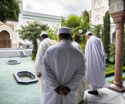 في قرار جديد.. فرنسا لا ترغب في مزيد من الأئمة على أراضيها