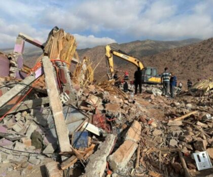 مصرع ثمانيني أثناء إزالة ركام منزله المتضرر من الزلزال