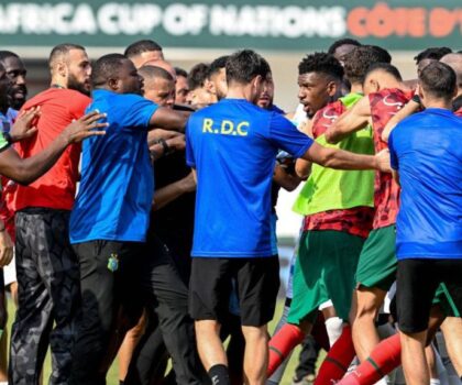 الكاف يفتح تحقيقا عقب الأحداث التي تلت مباراة المغرب والكونغو