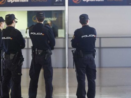 هروب جماعي لحراكة مغاربة في مطار مدريد