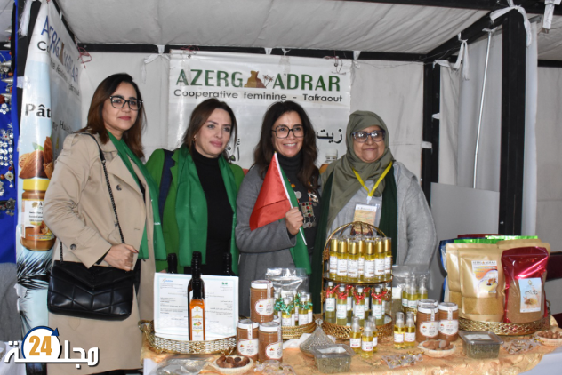 النائبة البرلمانية زينة ادحلي في زيارة المعرض التضامني للمنتوجات المجالية لاقليم تيزنيت