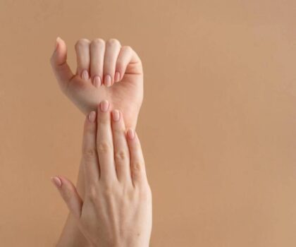 أصابع اليد تحمل دليلا على وجود اضطراب نفسي