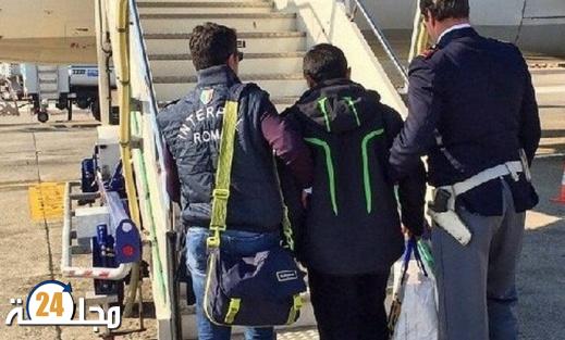 إسبانيا تطرد مهاجرا مغربيا متورط في اعتداءات جنسية