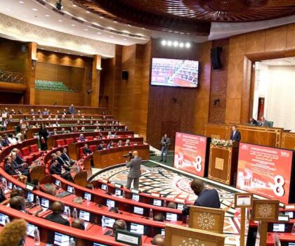 أخنوش: الحكومة تراهن على إعادة النظر في مجموعة من التشريعات والقوانين الاجتماعية