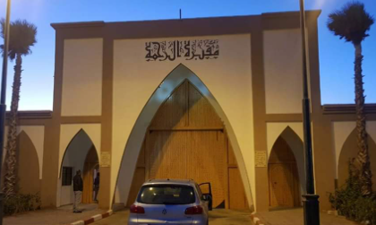 العيون…. رصد زوار مقبرة الرحمة و سرقة ممتلكاتهم المتواجدة بالسيارات من قبل مجهولين