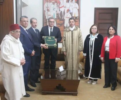 أخنوش يتسلم مقترحات الهيئة المكلفة بمراجعة مدونة الأسرة قصد رفعها لجلالة الملك