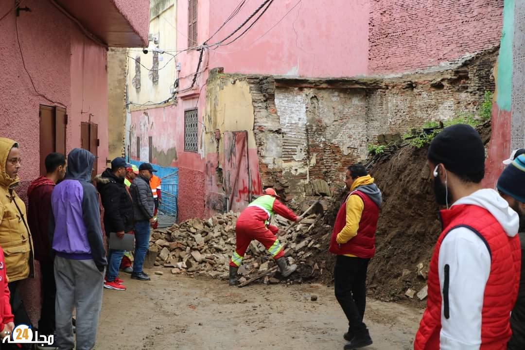 إنهيار سور ينهي حياة عامل نظافة