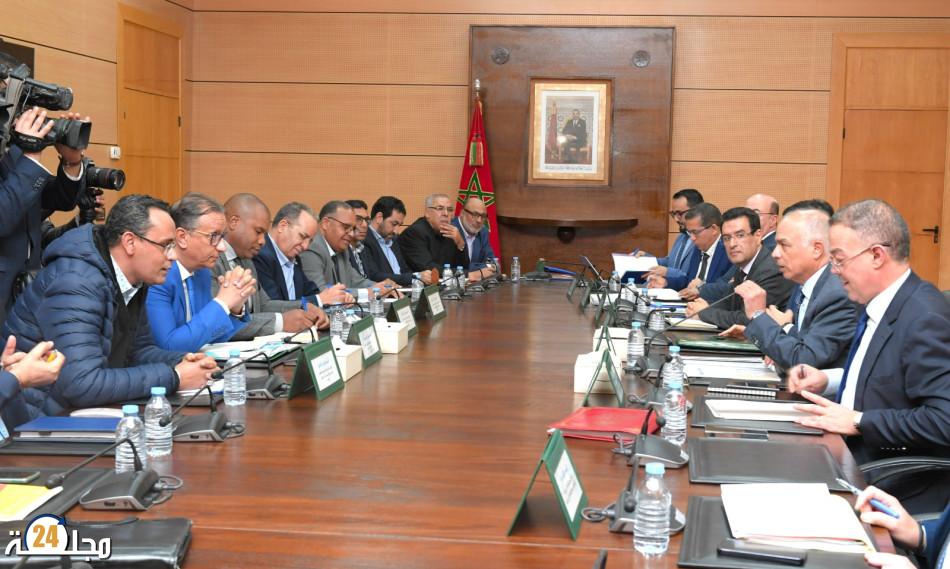 الأساتذة ينتظرون صرف الدفعة الأولى من الزيادة في الأجور