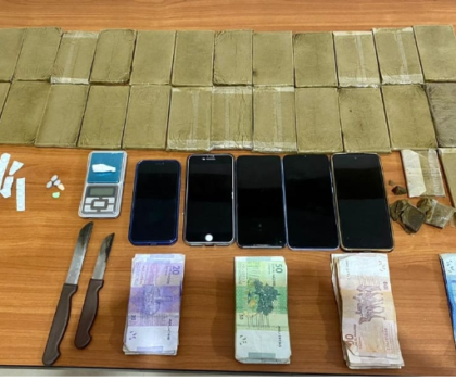 العيون …. الشرطة القضائية بمفوضية المرسى تتمكن من إيقاف ستة أشخاص يشته تورطهم بالإتجار و حيازة مخدر الكوكايين و الحشيش و القرقوبي