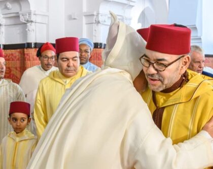 أمير المؤمنين يؤدي صلاة عيد الفطر بالمسجد المحمدي بالدار البيضاء