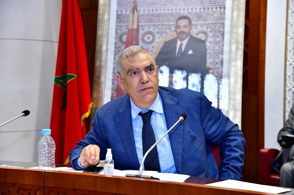 رفع التحديات المرتبطة بالأمن والسلم محور اجتماع وزير الداخلية مع نظيره القمري