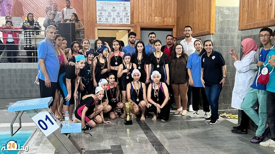 العيون ….. الهام افوزار تنجح في تنظيم اول مقابلة بالكرة المائية بحاضرة الاقاليم الجنوبية