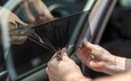 وزير النقل يكشف شروط استعمال “زجاج فيمي” في السيارات