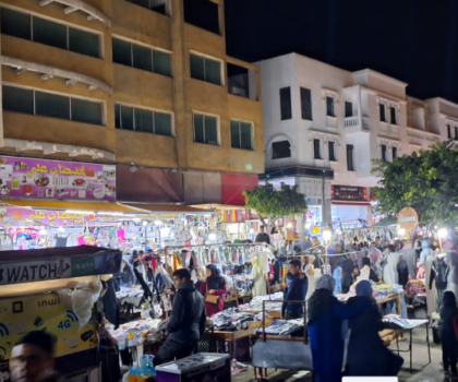 رواج تجاري واحتلال غير قانوني في ساحة البرانس بالجديدة خلال الأيام الأخيرة من شهر رمضان