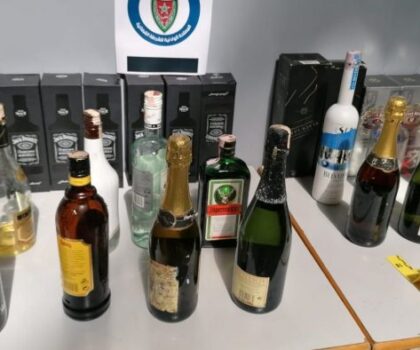 توقيف شخصين وضبط مستودع لتخزين المشروبات الكحولية بمدينة طنجة